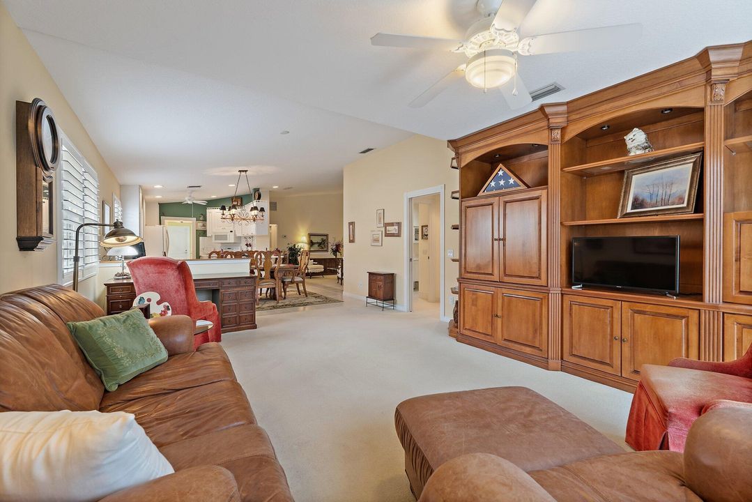 For Sale: $439,000 (2 beds, 2 baths, 1680 Square Feet)