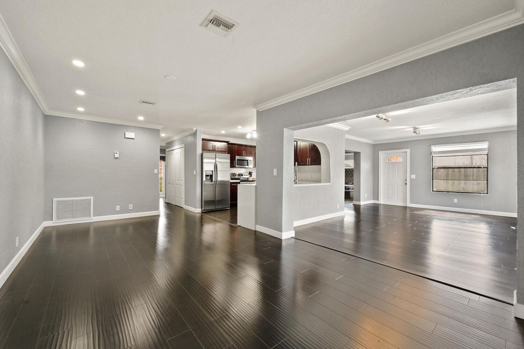 待售: $619,500 (3 贝兹, 2 浴室, 1958 平方英尺)