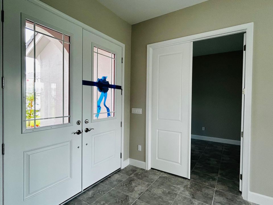 For Rent: $3,900 (4 beds, 3 baths, 3146 Square Feet)