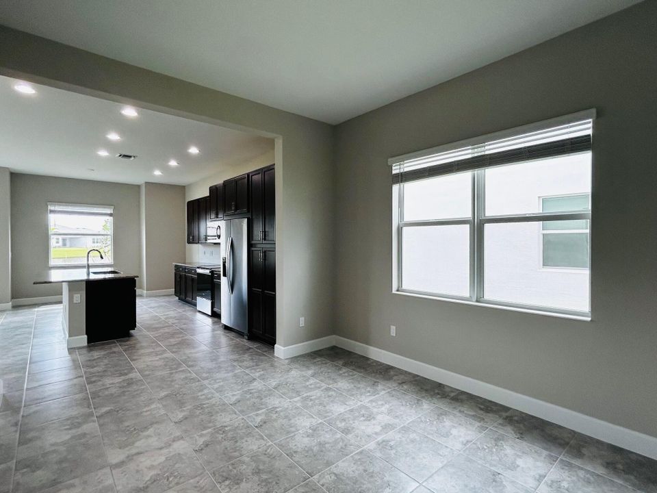 For Rent: $3,900 (4 beds, 3 baths, 3146 Square Feet)