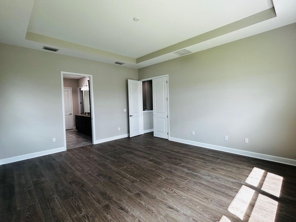 For Rent: $3,900 (4 beds, 3 baths, 3146 Square Feet)