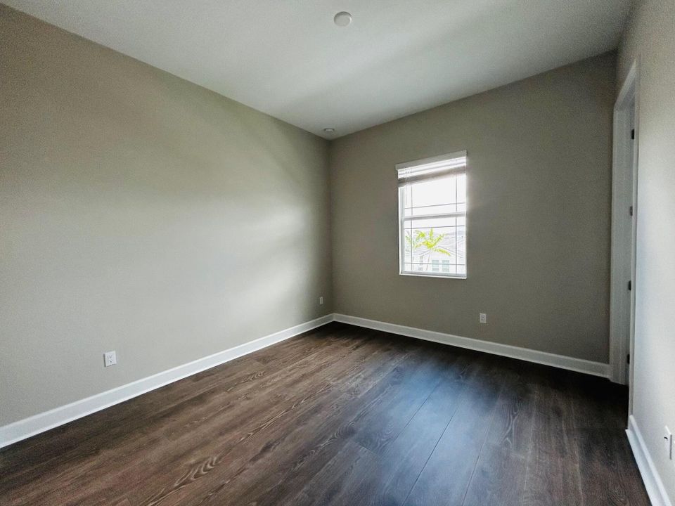 For Rent: $3,900 (4 beds, 3 baths, 3146 Square Feet)