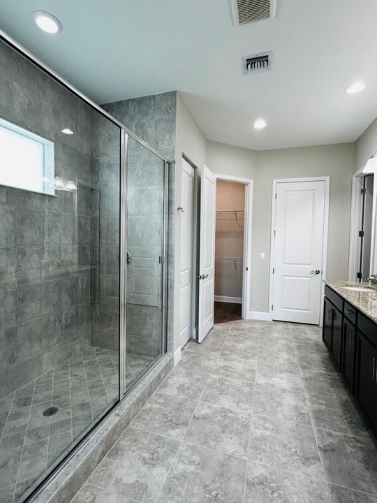 For Rent: $3,900 (4 beds, 3 baths, 3146 Square Feet)