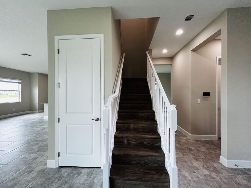 For Rent: $3,900 (4 beds, 3 baths, 3146 Square Feet)