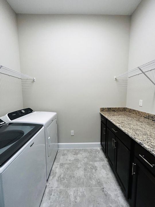 For Rent: $3,900 (4 beds, 3 baths, 3146 Square Feet)