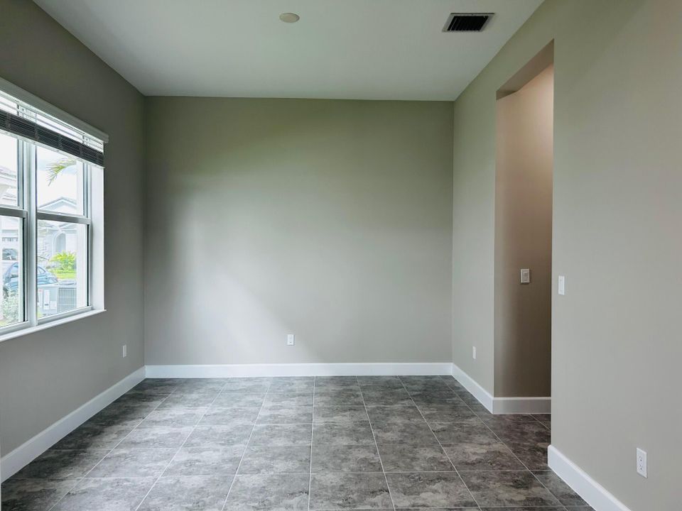 For Rent: $3,900 (4 beds, 3 baths, 3146 Square Feet)