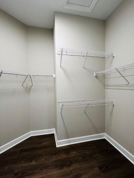 For Rent: $3,900 (4 beds, 3 baths, 3146 Square Feet)