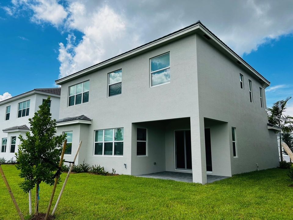 For Rent: $3,900 (4 beds, 3 baths, 3146 Square Feet)