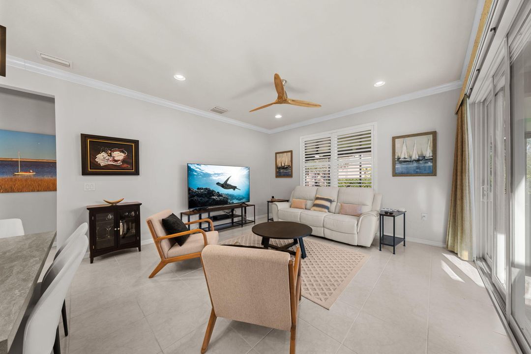 待售: $379,900 (2 贝兹, 2 浴室, 1398 平方英尺)