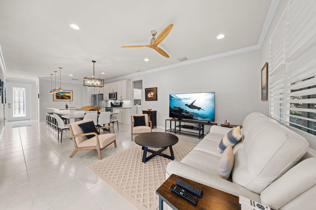 待售: $379,900 (2 贝兹, 2 浴室, 1398 平方英尺)