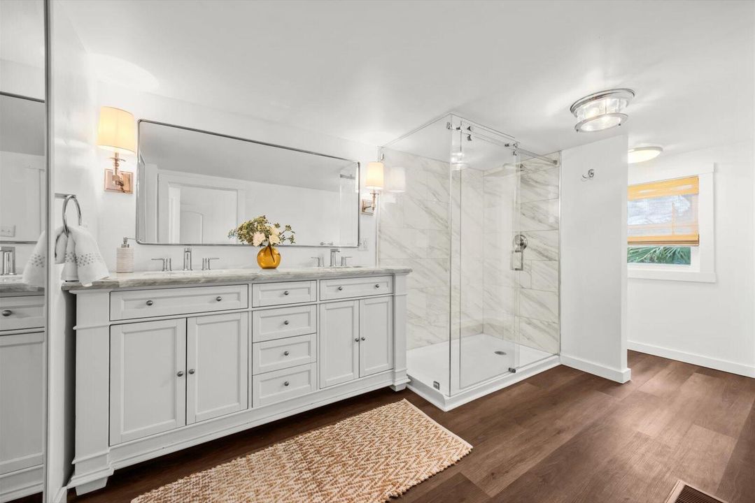 For Sale: $214,900 (2 beds, 2 baths, 936 Square Feet)