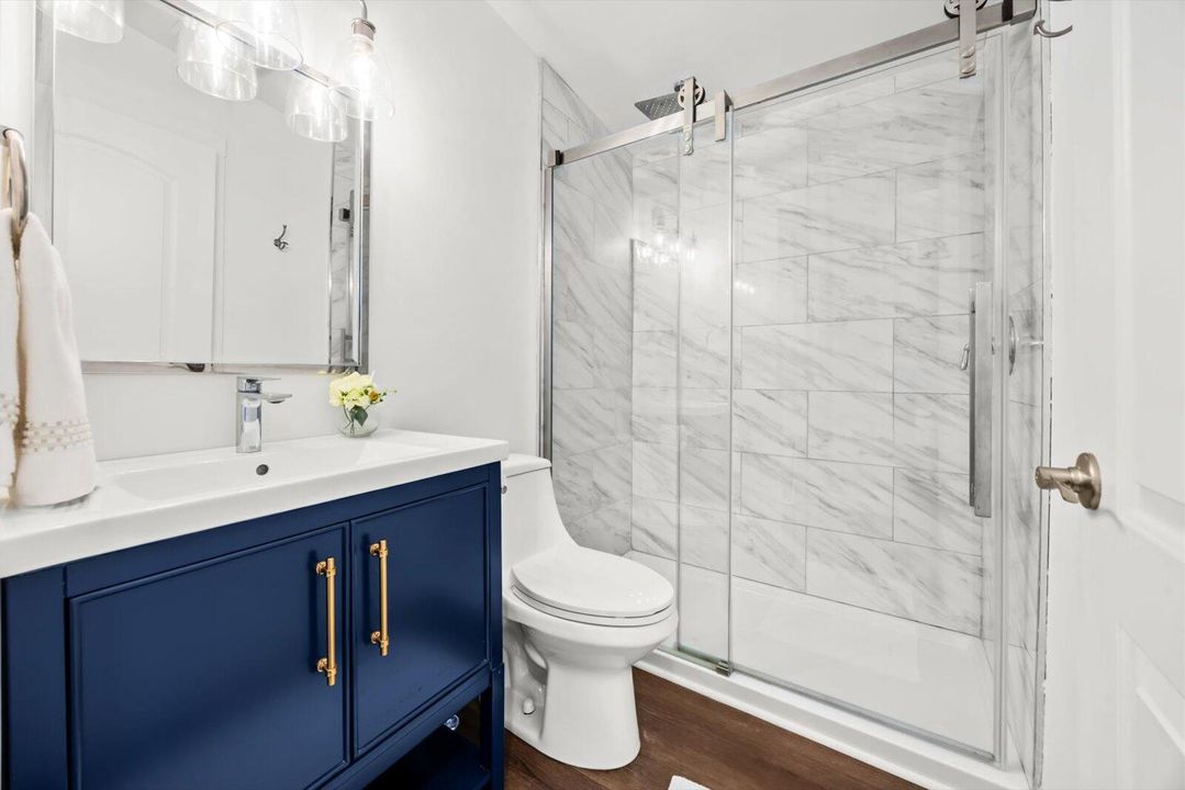 For Sale: $214,900 (2 beds, 2 baths, 936 Square Feet)