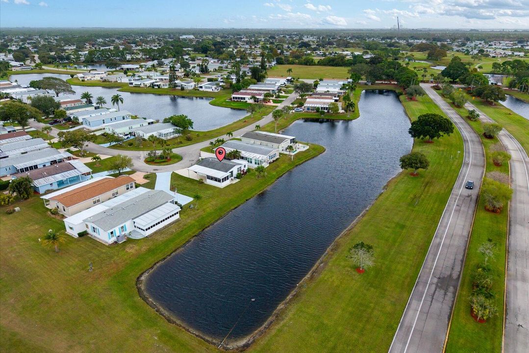 For Sale: $214,900 (2 beds, 2 baths, 936 Square Feet)