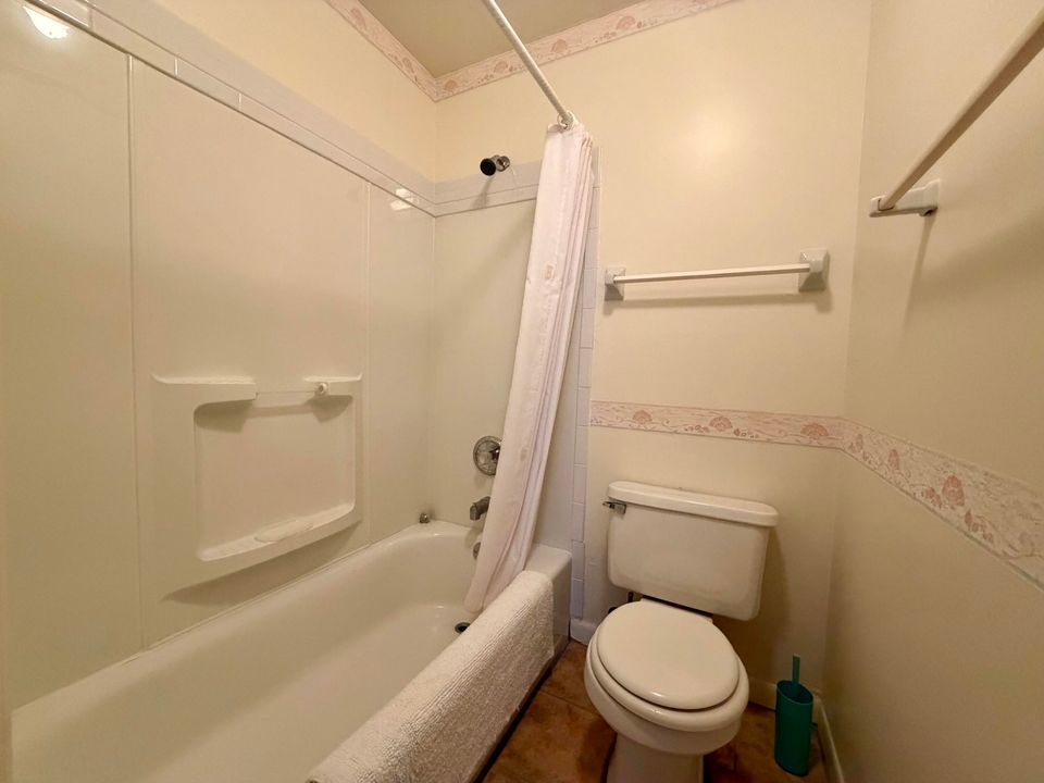 For Sale: $285,000 (2 beds, 1 baths, 1234 Square Feet)