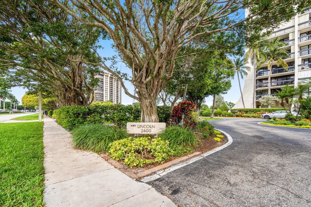 For Sale: $210,000 (1 beds, 1 baths, 894 Square Feet)