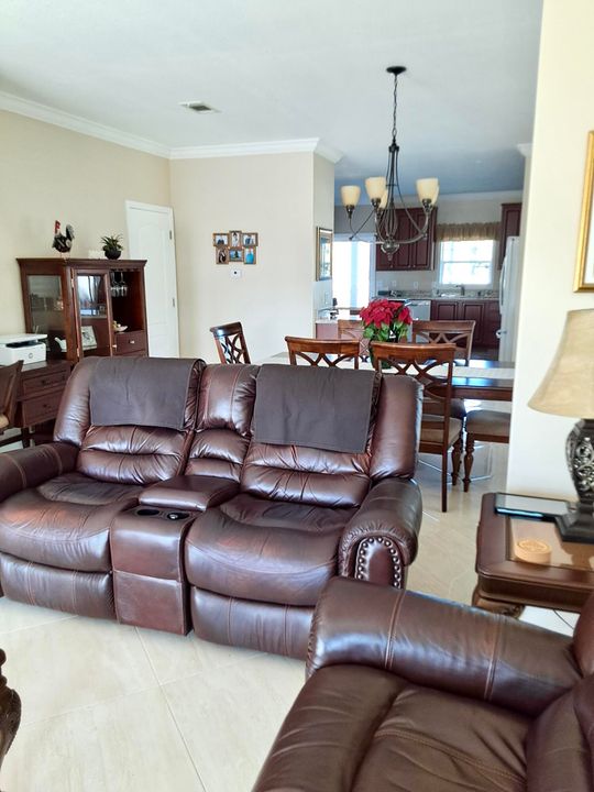 待售: $365,000 (2 贝兹, 2 浴室, 1536 平方英尺)