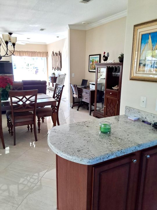 待售: $365,000 (2 贝兹, 2 浴室, 1536 平方英尺)