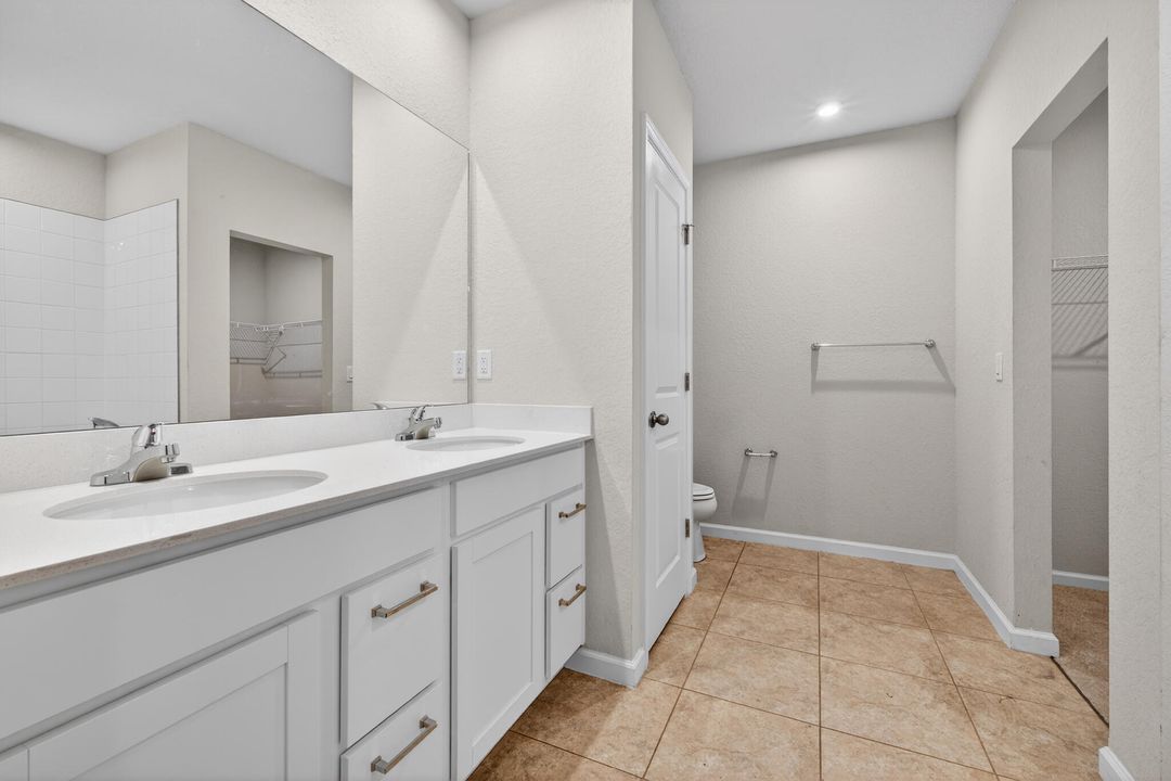 For Sale: $375,000 (3 beds, 2 baths, 1431 Square Feet)