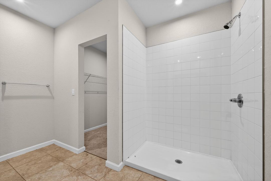 For Sale: $375,000 (3 beds, 2 baths, 1431 Square Feet)