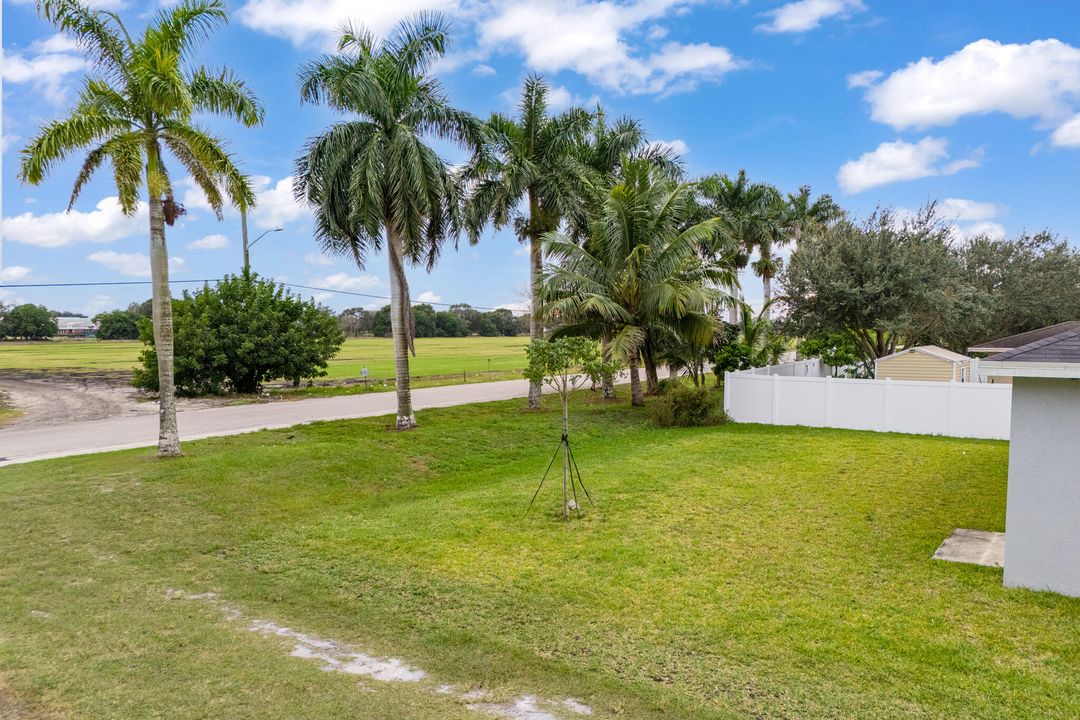 For Sale: $375,000 (3 beds, 2 baths, 1431 Square Feet)