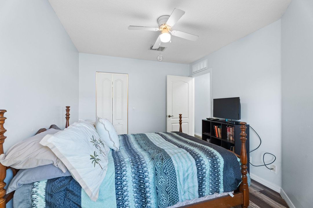 For Sale: $266,000 (3 beds, 2 baths, 1378 Square Feet)