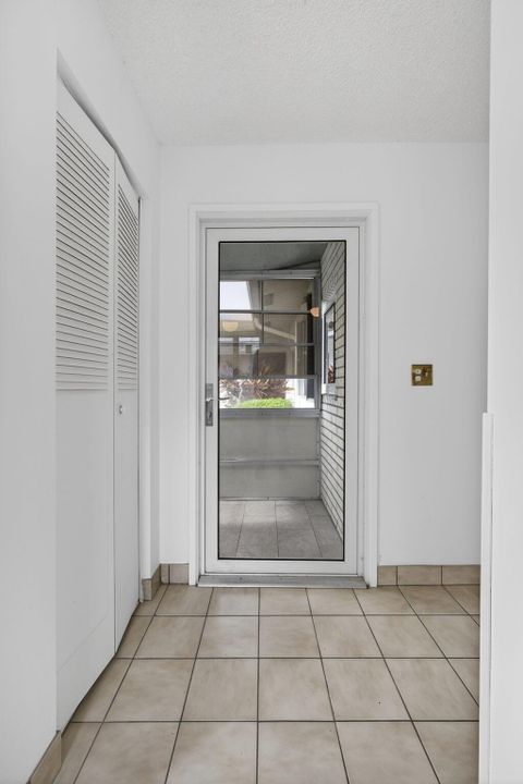 En Venta: $230,000 (2 camas, 2 baños, 1246 Pies cuadrados)