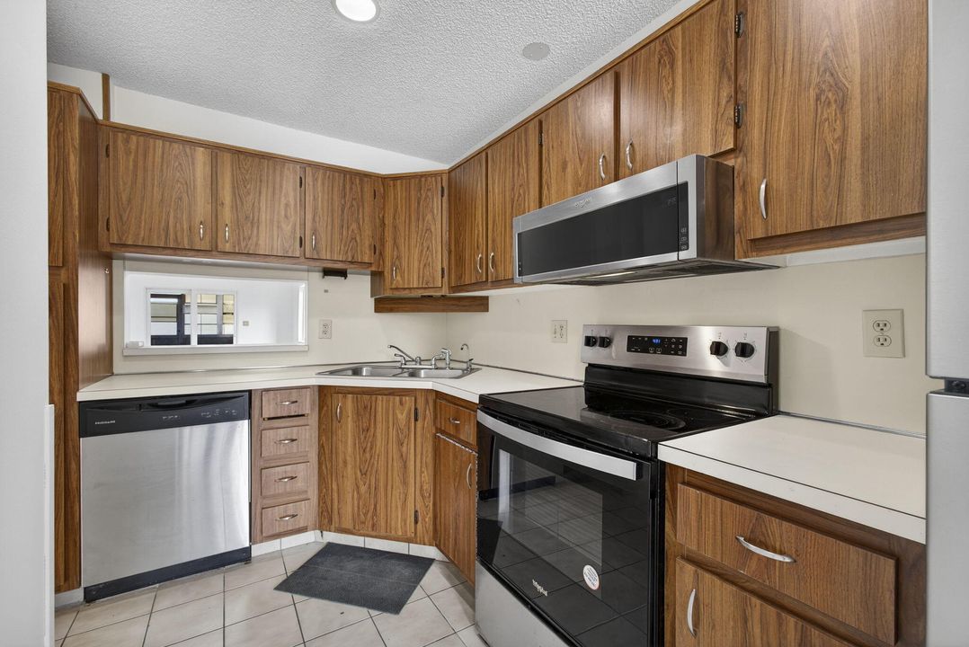 En Venta: $230,000 (2 camas, 2 baños, 1246 Pies cuadrados)