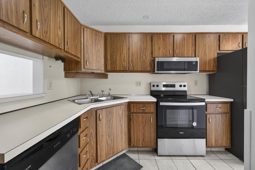 En Venta: $230,000 (2 camas, 2 baños, 1246 Pies cuadrados)