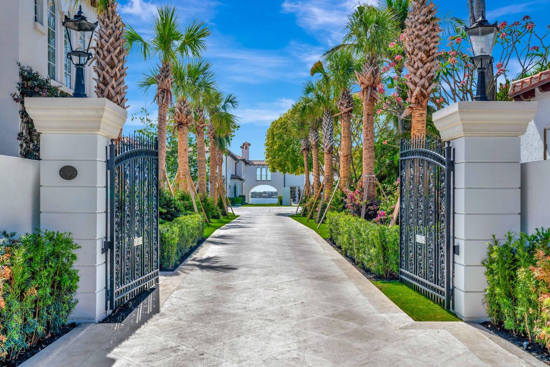 待售: $175,000,000 (15 贝兹, 18 浴室, 21534 平方英尺)