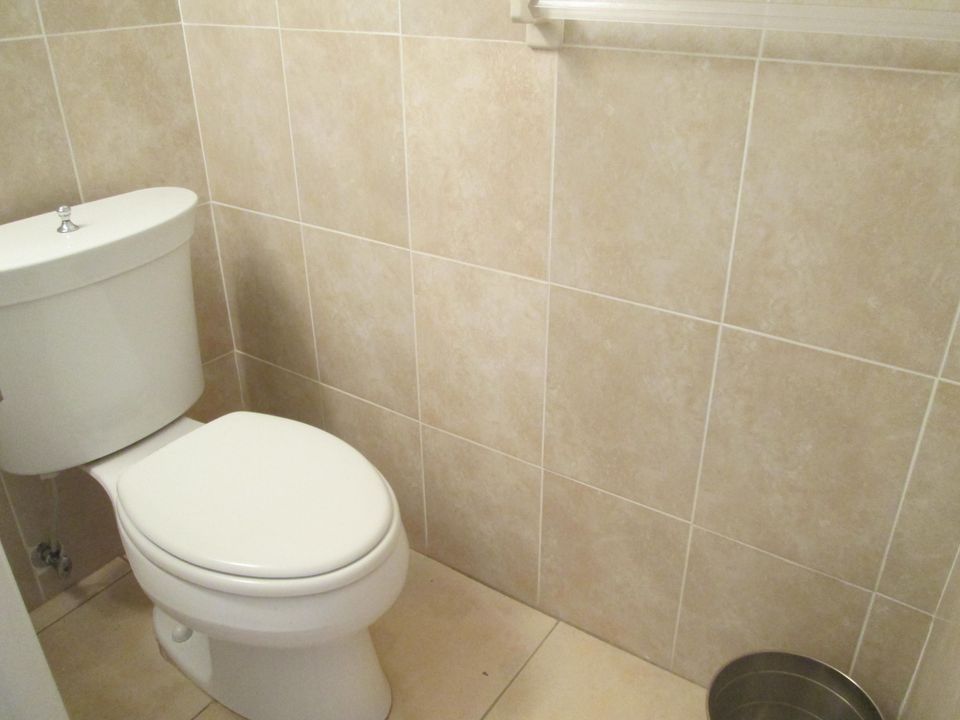 出租: $1,800 (2 贝兹, 1 浴室, 960 平方英尺)