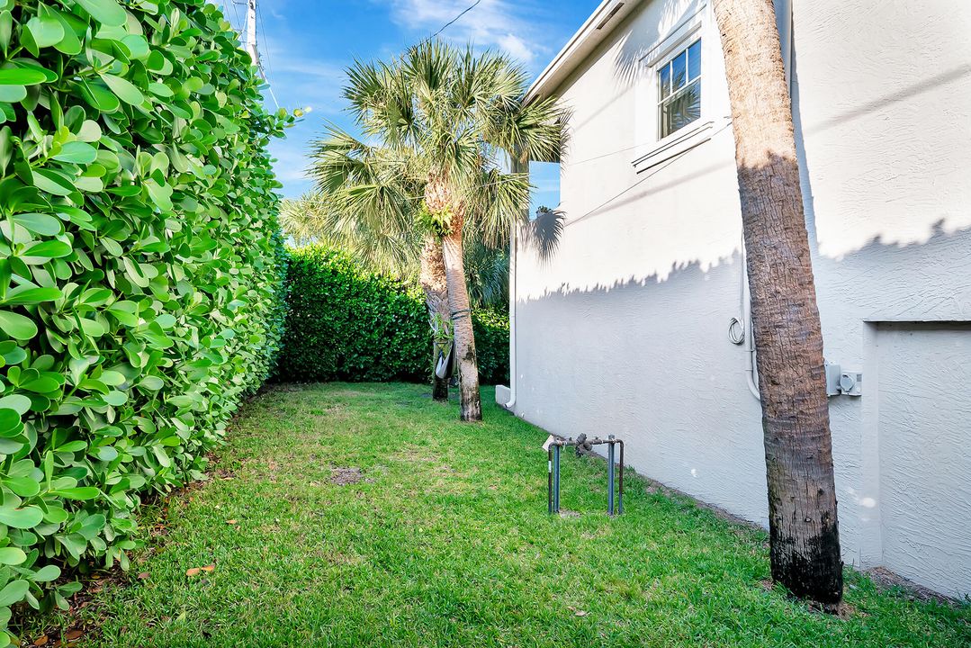 For Sale: $1,995,000 (5 beds, 3 baths, 2503 Square Feet)