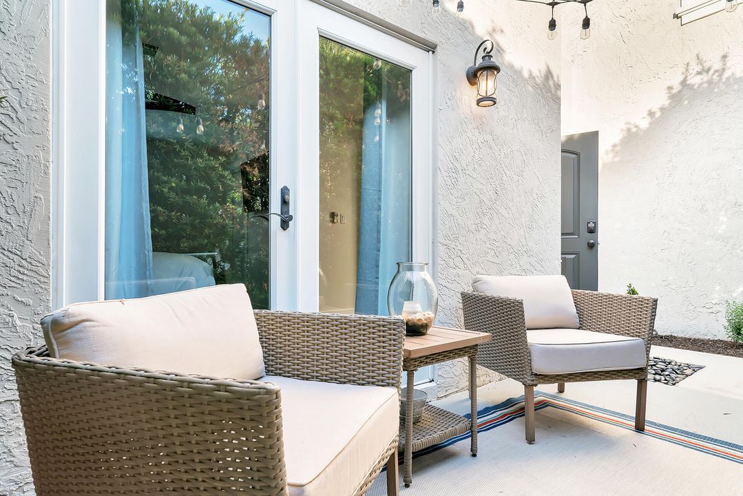 For Sale: $1,995,000 (5 beds, 3 baths, 2503 Square Feet)