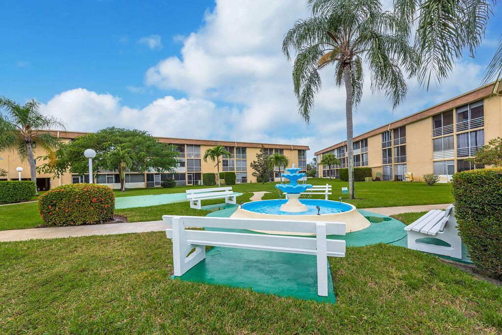 For Sale: $98,700 (1 beds, 1 baths, 642 Square Feet)