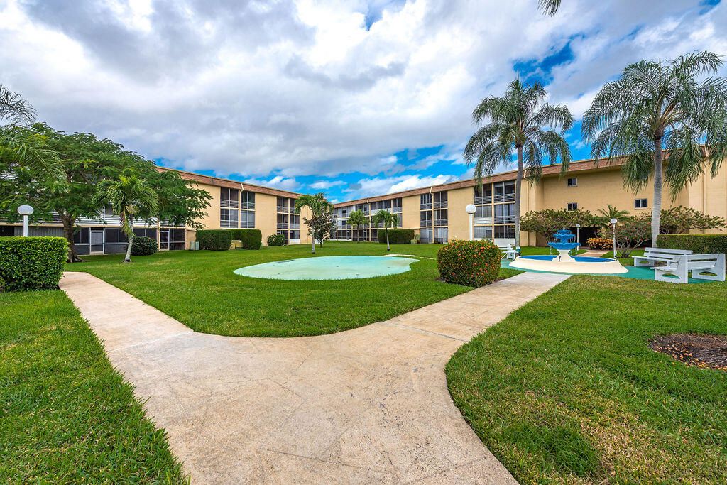 For Sale: $98,700 (1 beds, 1 baths, 642 Square Feet)