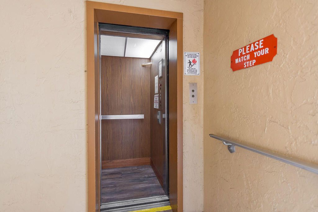 For Sale: $98,700 (1 beds, 1 baths, 642 Square Feet)