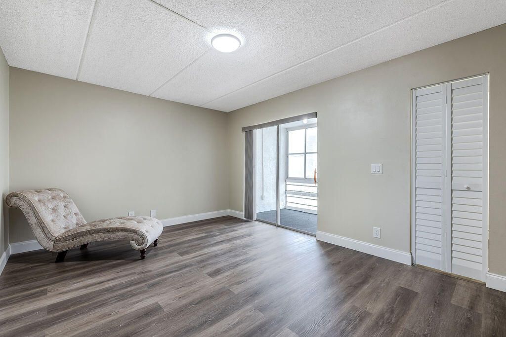 For Sale: $98,700 (1 beds, 1 baths, 642 Square Feet)