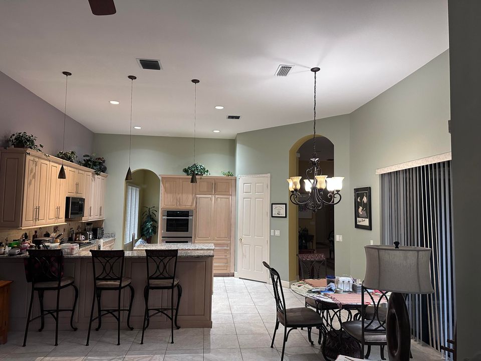 En Venta: $725,000 (4 camas, 3 baños, 2826 Pies cuadrados)