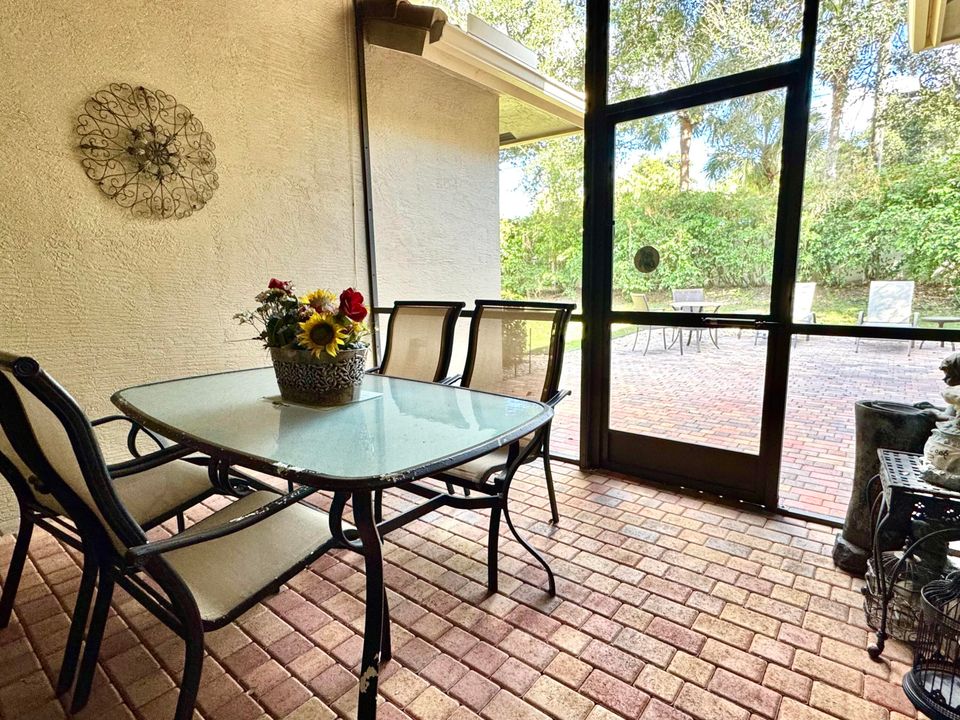 En Venta: $725,000 (4 camas, 3 baños, 2826 Pies cuadrados)