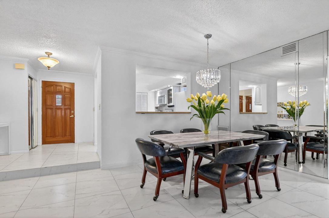 For Rent: $3,500 (2 beds, 2 baths, 1300 Square Feet)