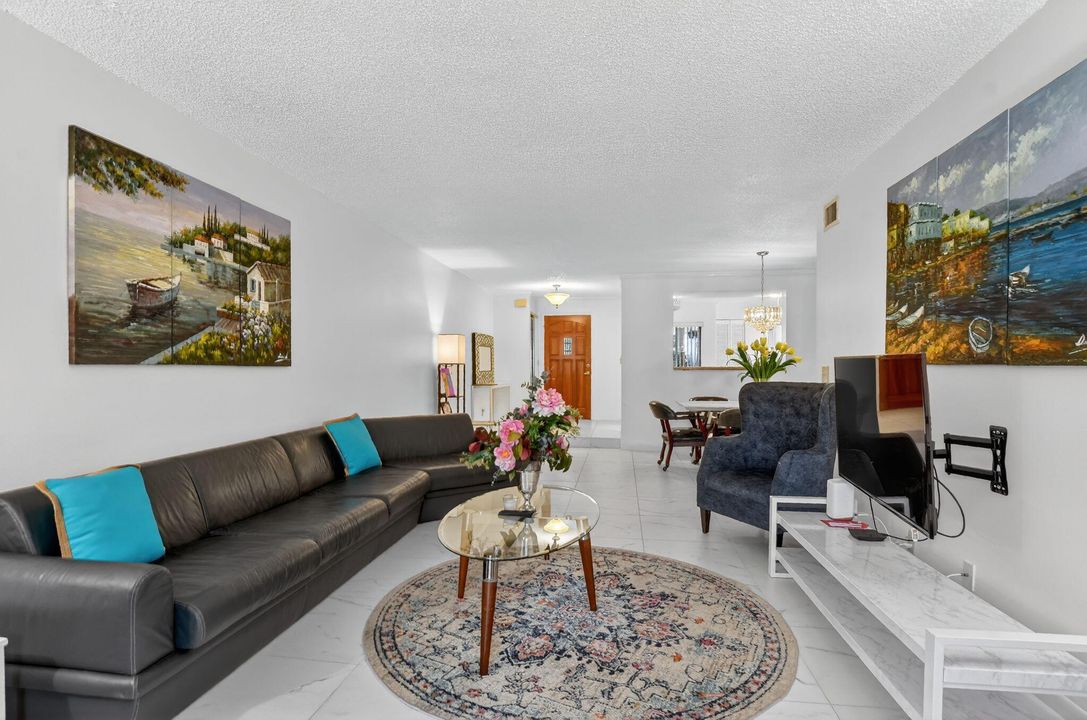 For Rent: $3,500 (2 beds, 2 baths, 1300 Square Feet)