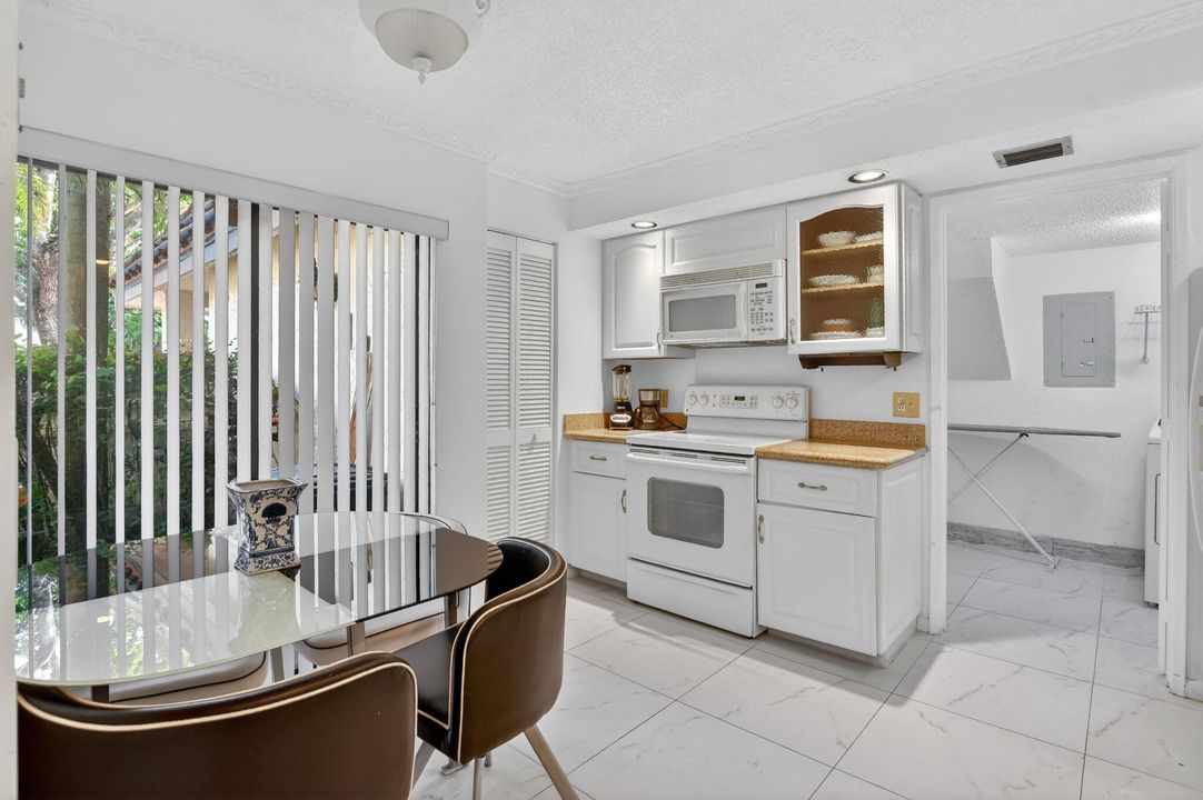 For Rent: $3,500 (2 beds, 2 baths, 1300 Square Feet)