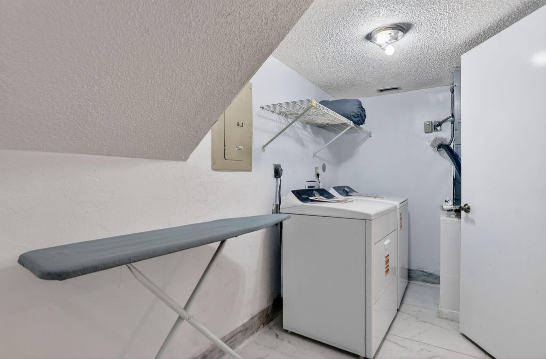 For Rent: $3,500 (2 beds, 2 baths, 1300 Square Feet)