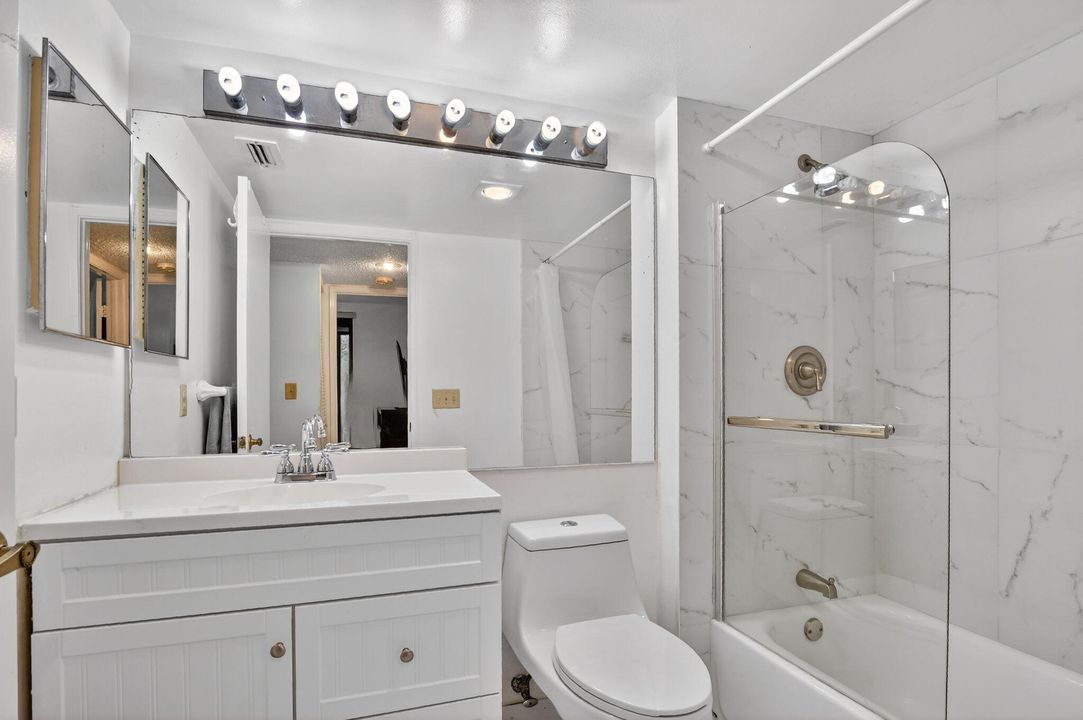 For Rent: $3,500 (2 beds, 2 baths, 1300 Square Feet)