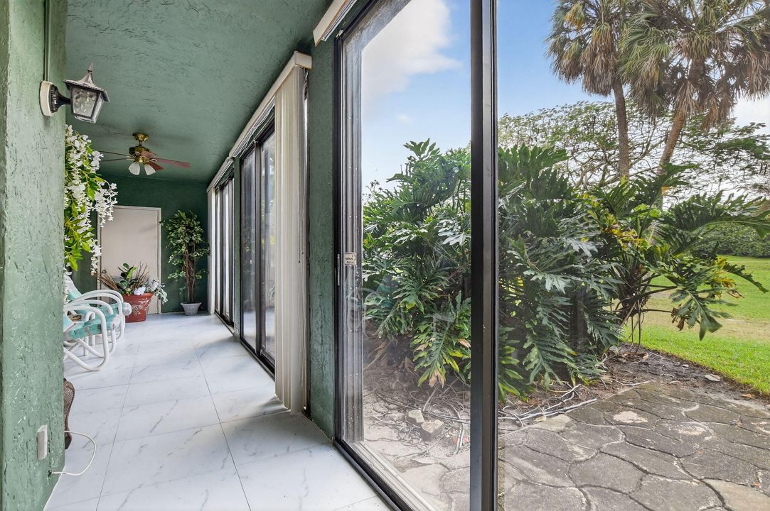 For Rent: $3,500 (2 beds, 2 baths, 1300 Square Feet)