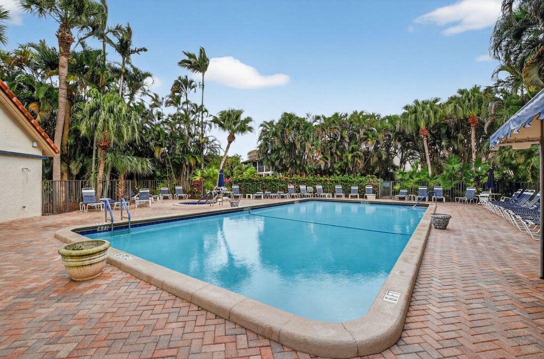 For Rent: $3,500 (2 beds, 2 baths, 1300 Square Feet)