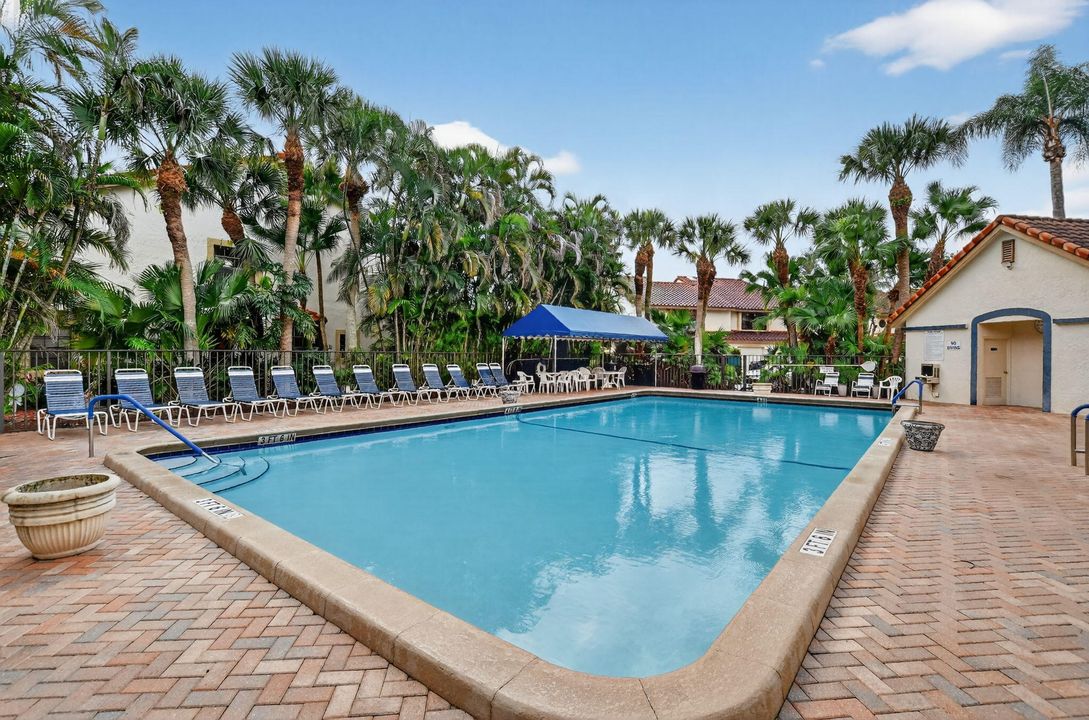 For Rent: $3,500 (2 beds, 2 baths, 1300 Square Feet)