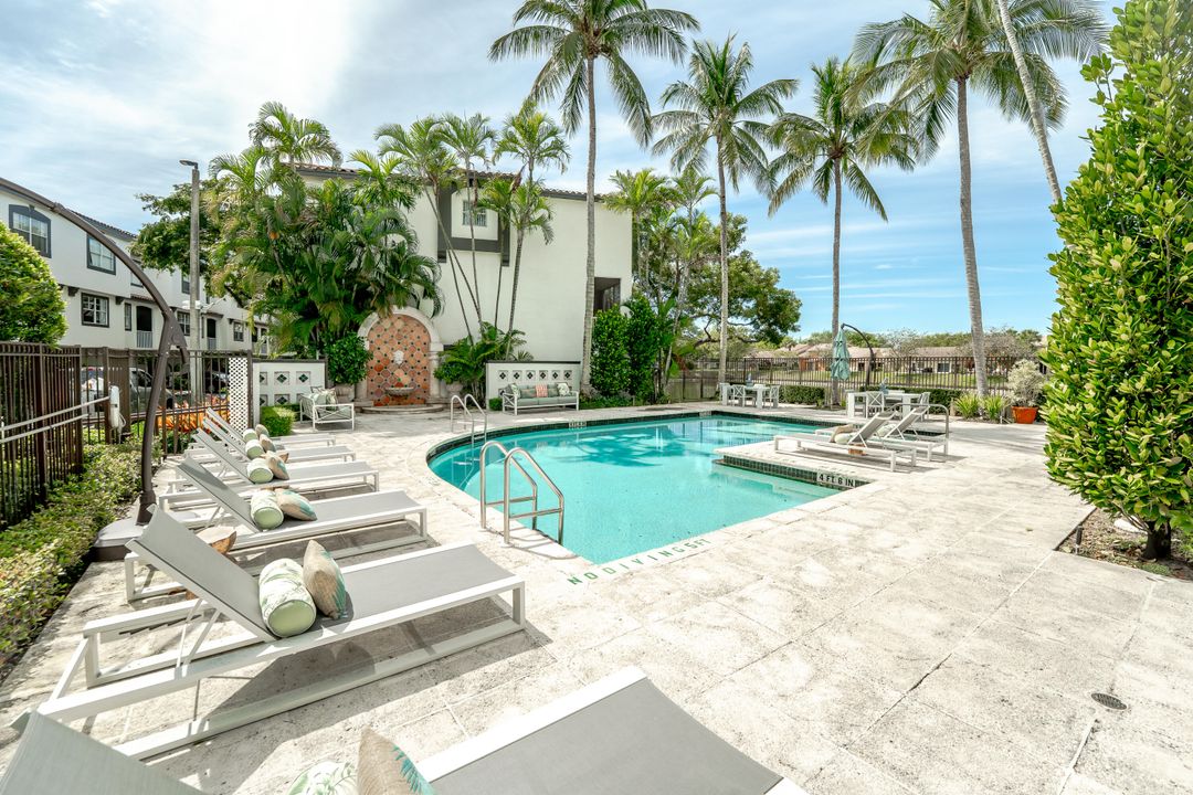 For Rent: $3,995 (3 beds, 3 baths, 2178 Square Feet)