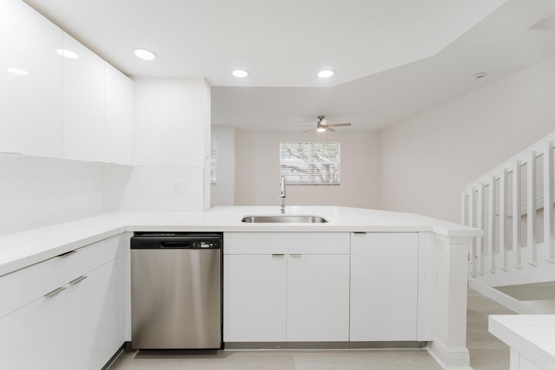 For Rent: $3,995 (3 beds, 3 baths, 2178 Square Feet)