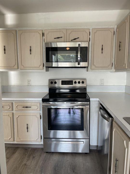 For Rent: $1,850 (2 beds, 2 baths, 1167 Square Feet)