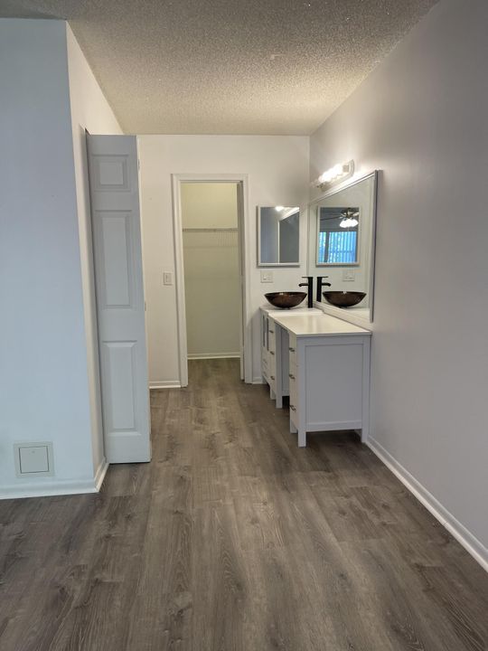 For Rent: $1,850 (2 beds, 2 baths, 1167 Square Feet)